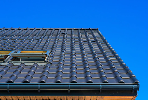 4 Factors to Consider When Choosing the Best Roofing Material